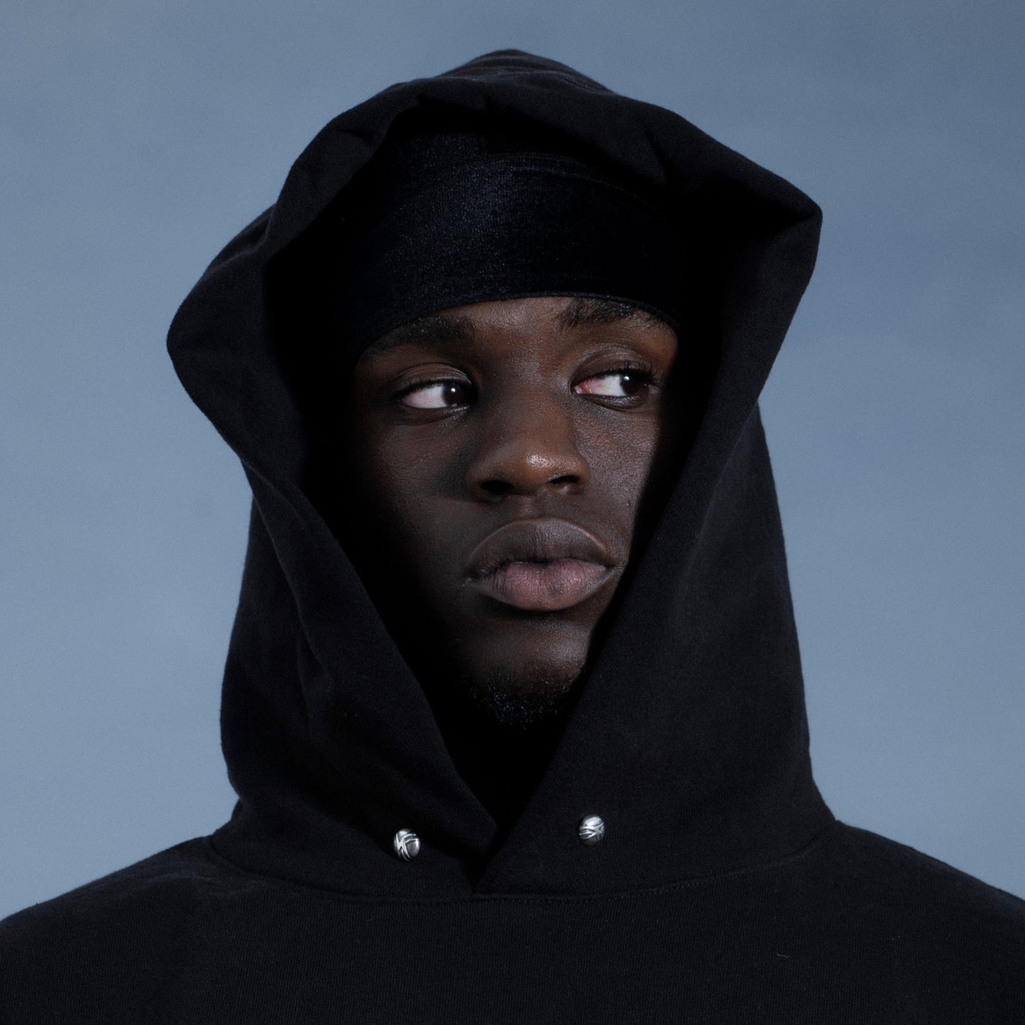 THUNDER STUDS HOODIE BLACK