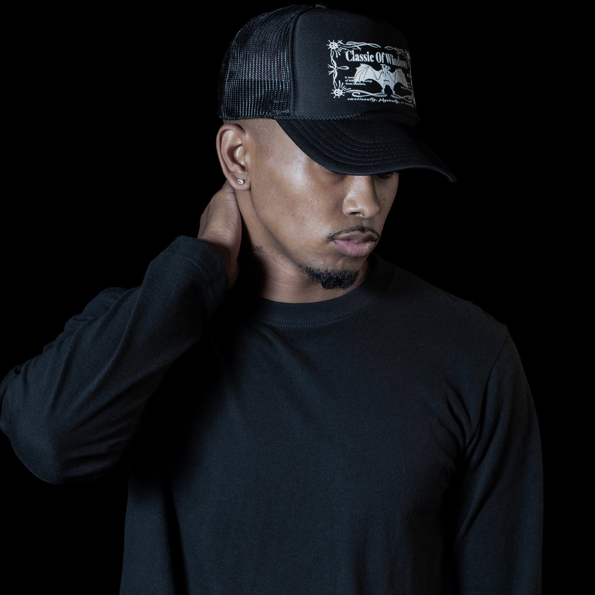BAT LONG SLEEVE T-SHIRT BLACK – Classic Of Windows